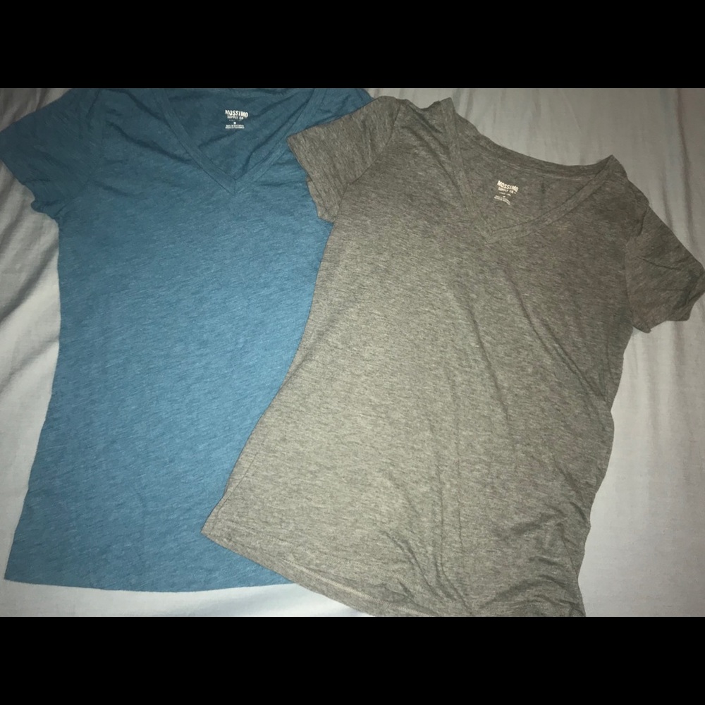 2 casual MossiMo T-shirt’s